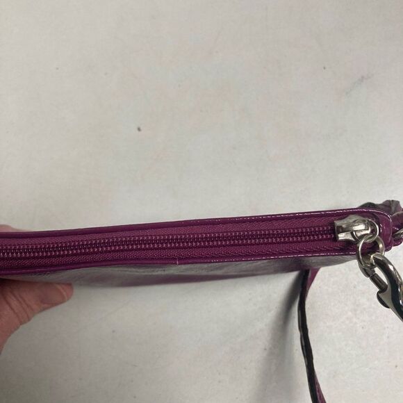 COACH Magneta Patent Leather Wristlet Purple/Pink 4X6 - Picture 6 of 10